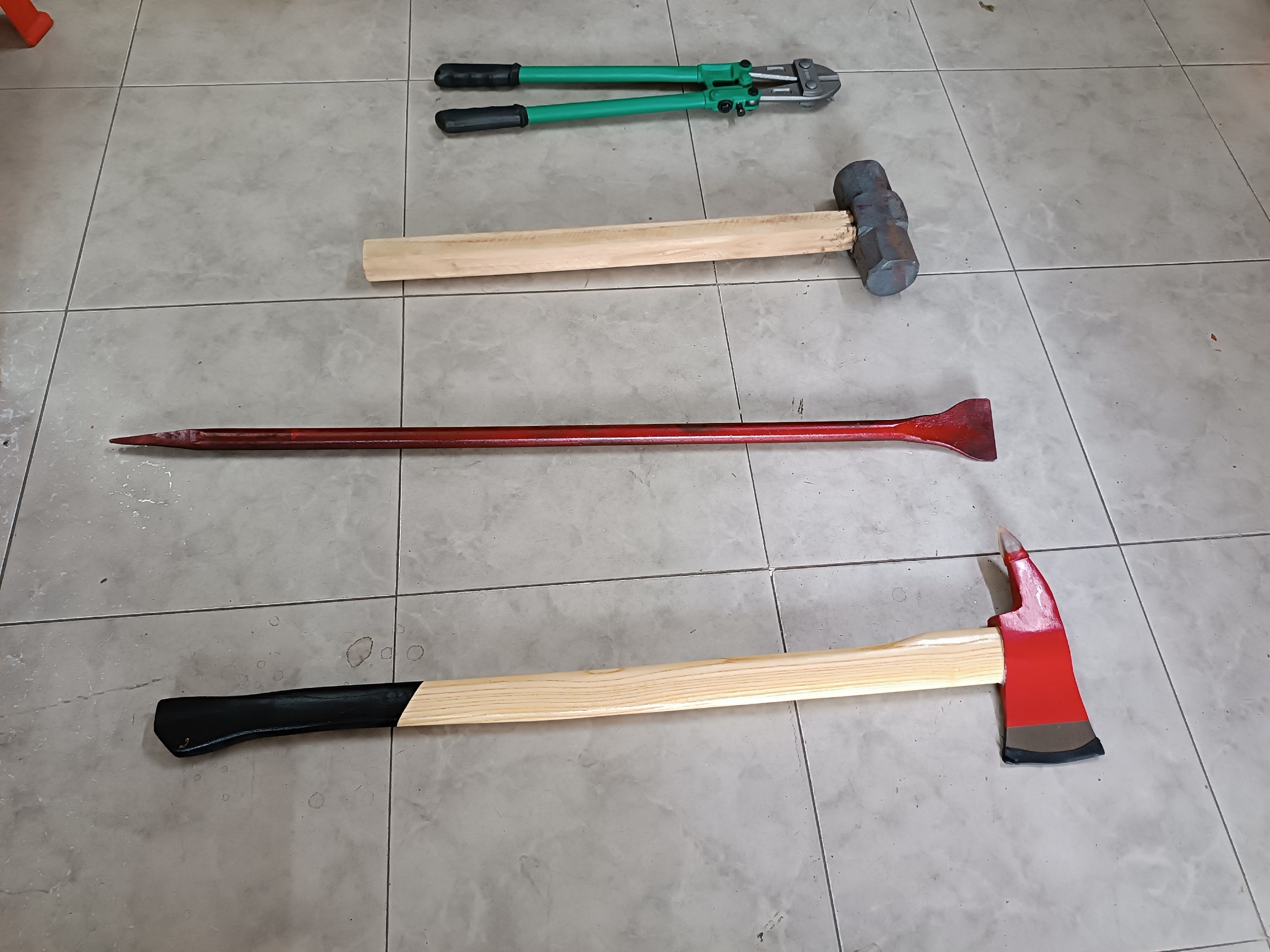 Dụng cụ phá dỡ chuyên dụng hỗ trợ hiệu quả trong tình huống khẩn cấp