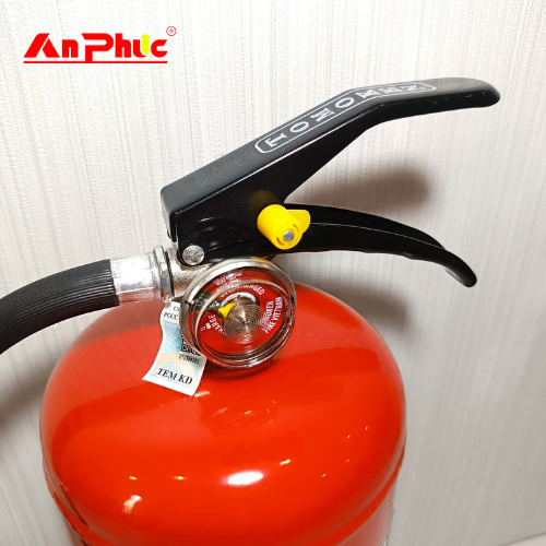 Trang bị bình chữa cháy có kiểm định đáp ứng quy định, an toàn cháy nổ