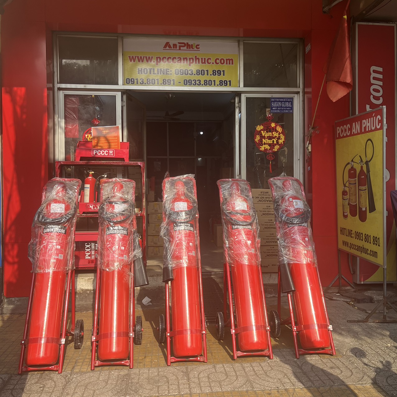 Bình chữa cháy Dragon chính hãng sản xuất tại Việt Nam, có tem kiểm định an toàn PCCC